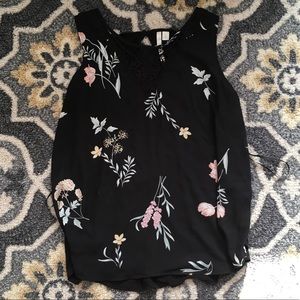 Lauren Conrad Floral Blouse w Crochet Detail